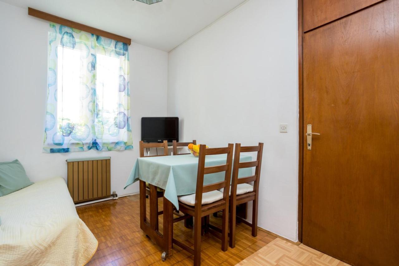 Apartment Jakovac By El-Pi Tours Njivice Εξωτερικό φωτογραφία