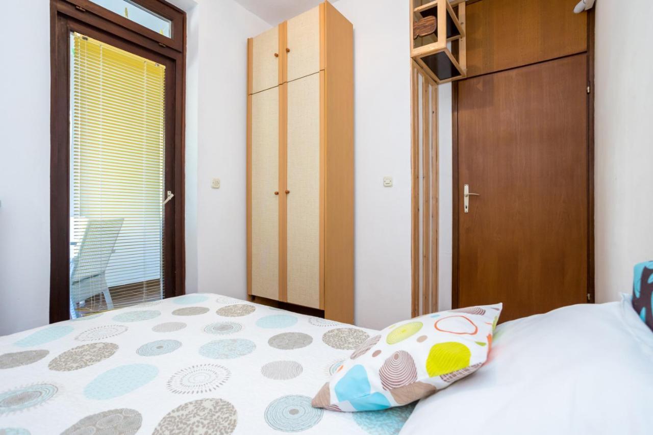Apartment Jakovac By El-Pi Tours Njivice Εξωτερικό φωτογραφία