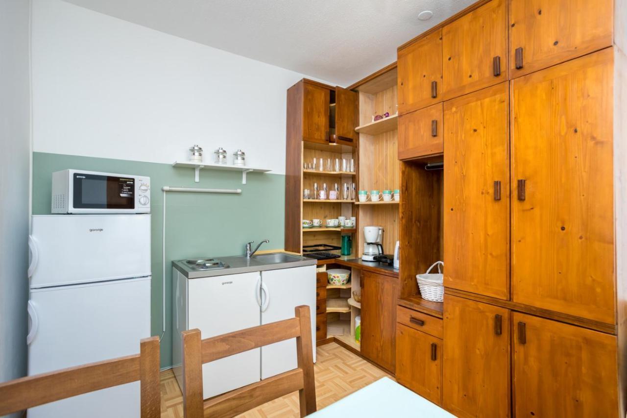 Apartment Jakovac By El-Pi Tours Njivice Εξωτερικό φωτογραφία